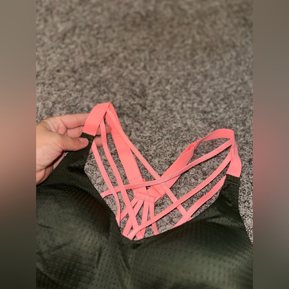 VICTORIA'S SECRET SPORT Racerback Sports Bra Size 32D - Picture 3 of 9